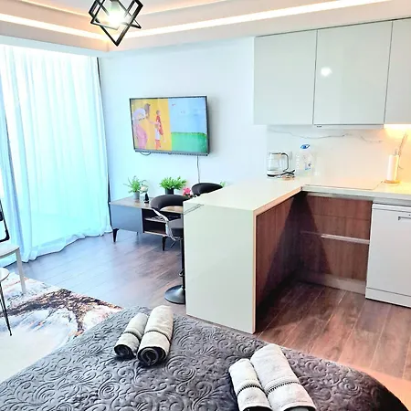 Grand Sapphire Studio Blok A *